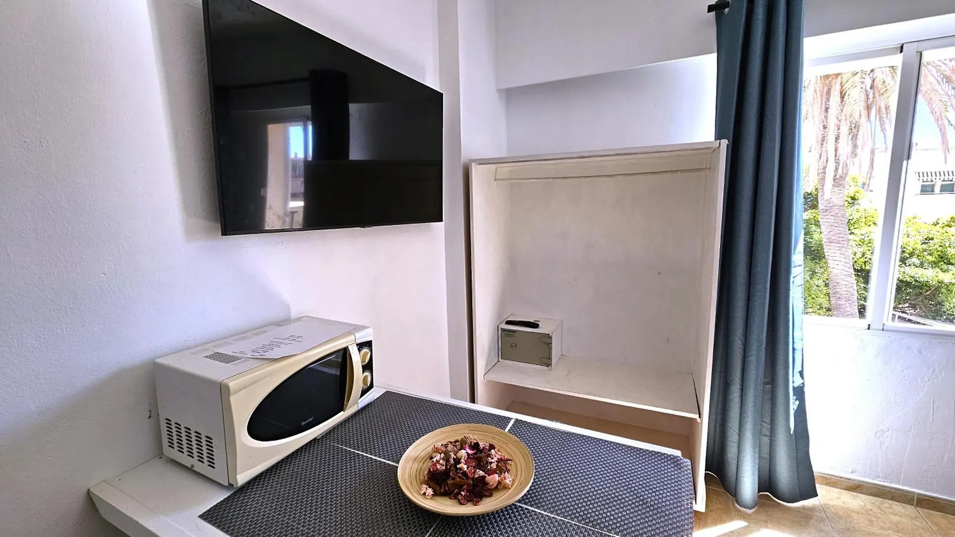 ** מלון דירות פלמה דה מיורקה Hotel Lis Mallorca ספרד